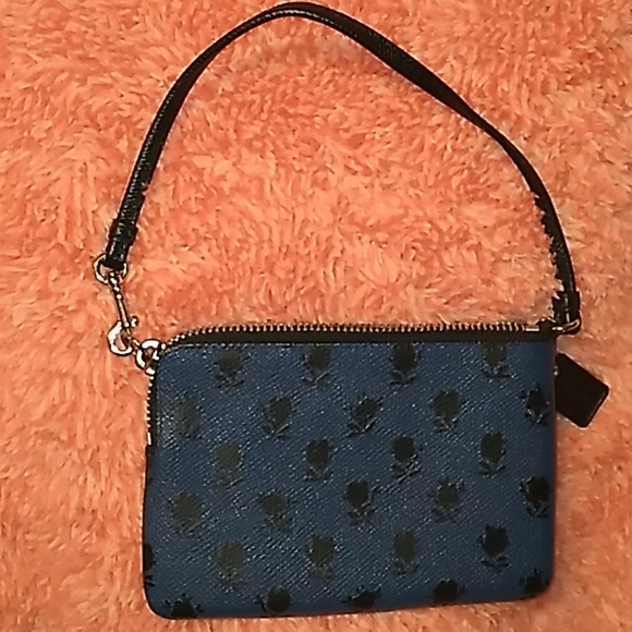 Coach wristlet - Picture 4 of 5